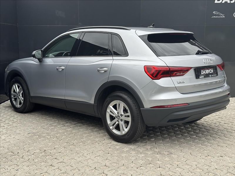 Audi Q3 2,0 40TDI quattro S tronic DPH - fotka 6 z 29