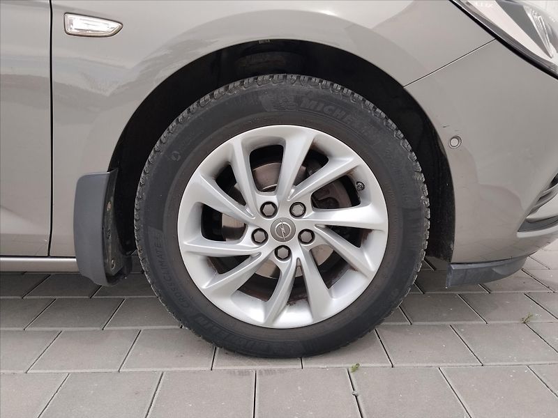 Opel Astra 1,4   SPORTS TOURER+ - fotka 29 z 30