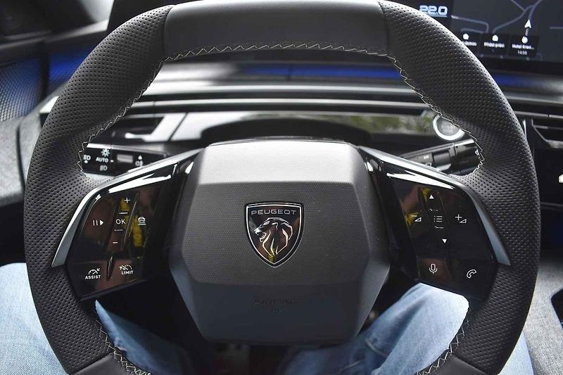 První kilometry jsme s novinkou Peugeotu ujeli na jihozápadním okraji hlavního města