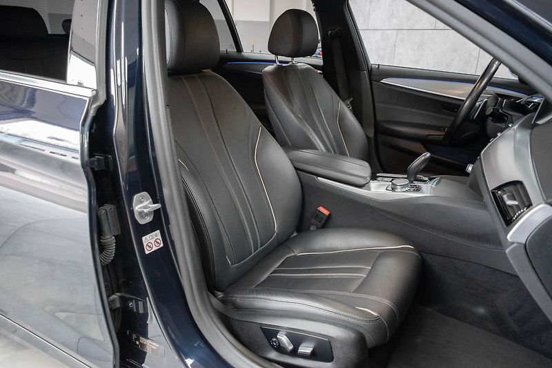 BMW Řada 5 520d LUXURY LINE*KAMERA - fotka 11 z 48