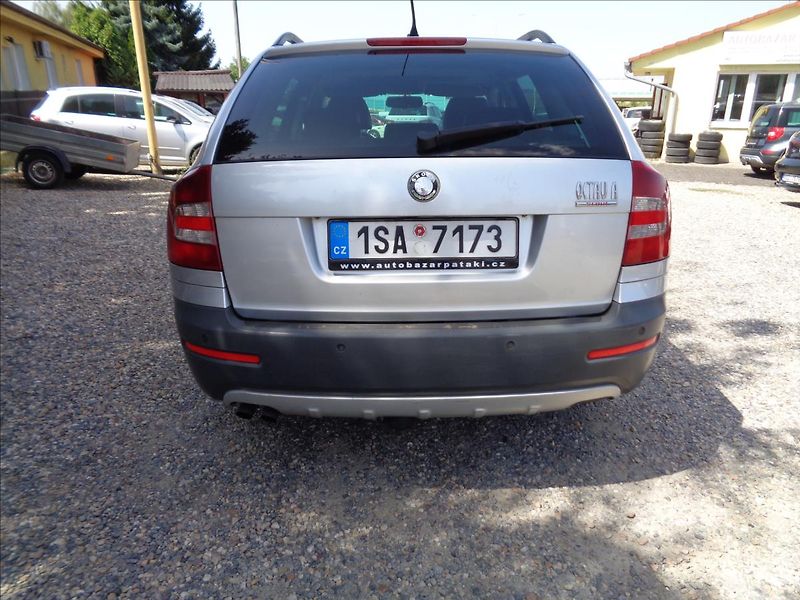 Škoda Octavia 2,0   scout - fotka 5 z 18