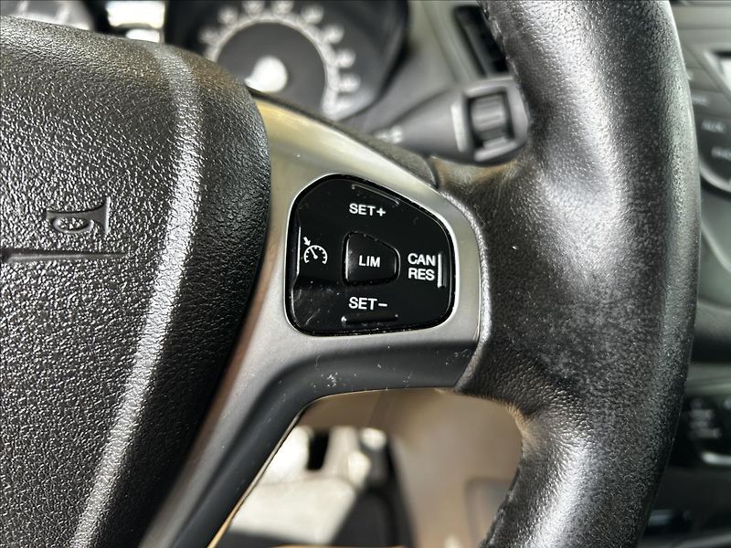 Ford Tourneo Courier 1,0 i 74 kW  Tempomat,Isofix - fotka 25 z 50
