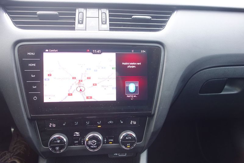 Škoda Octavia 2,0TDi 135kW RS DSG!! PANO!! - fotka 33 z 34