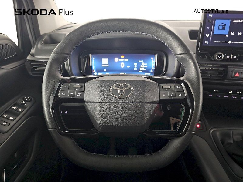 Toyota ProAce City Verso (2025) L2 1.2T 110k FAMILY 7S LONG - fotka 5 z 20