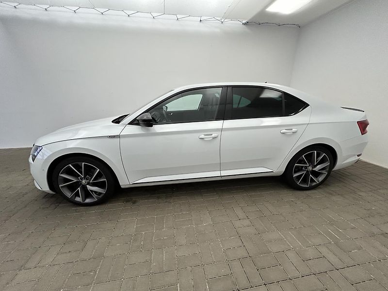 Škoda Superb 2.0 TDI 4x4 SportLine - fotka 3 z 31
