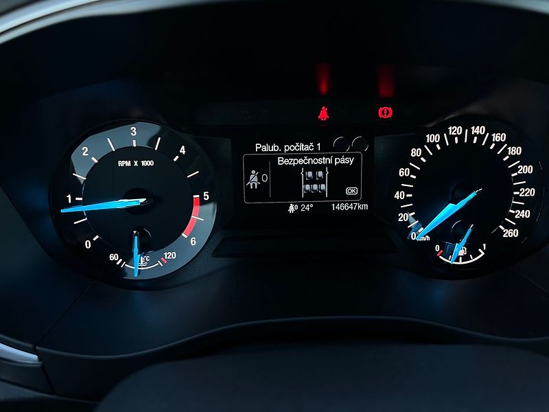 Ford Mondeo (2021) 2.0 TDCi-TAŽNÉ-VYHŘEV.S - fotka 30 z 48