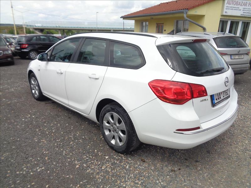 Opel Astra 1,7 - fotka 5 z 17