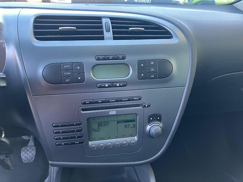 Seat Leon 1,6 MPi (75kW)*DIGI KLIMA* - fotka 8 z 15