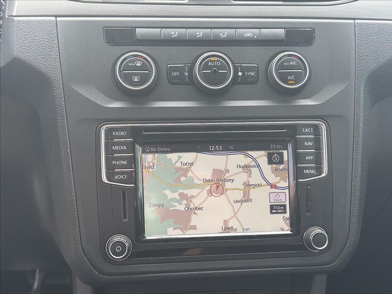 Volkswagen Caddy 2,0 TDi 75 Kw MAXI tažné NAVI - fotka 19 z 27
