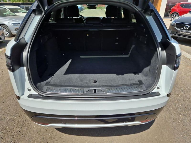 Land Rover Range Rover Velar 2,0 D200 AWD SE - fotka 11 z 19