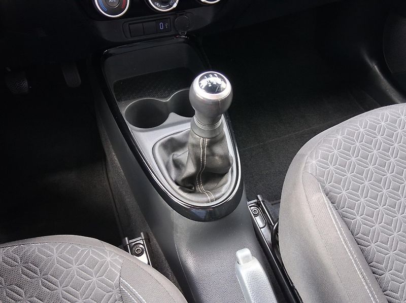 Toyota Aygo X STYLE 1.0 VVT-i 53 kW - fotka 18 z 21