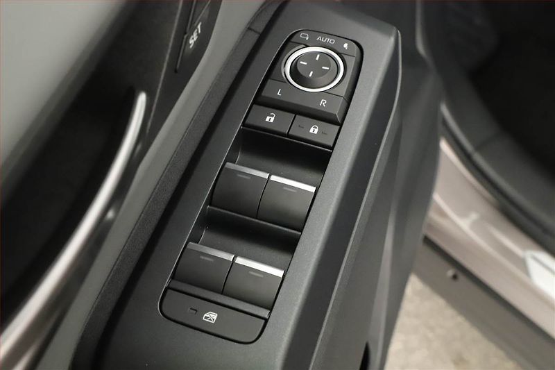 Toyota RAV4 (2026) 2.5 Hybrid AWD - fotka 16 z 21