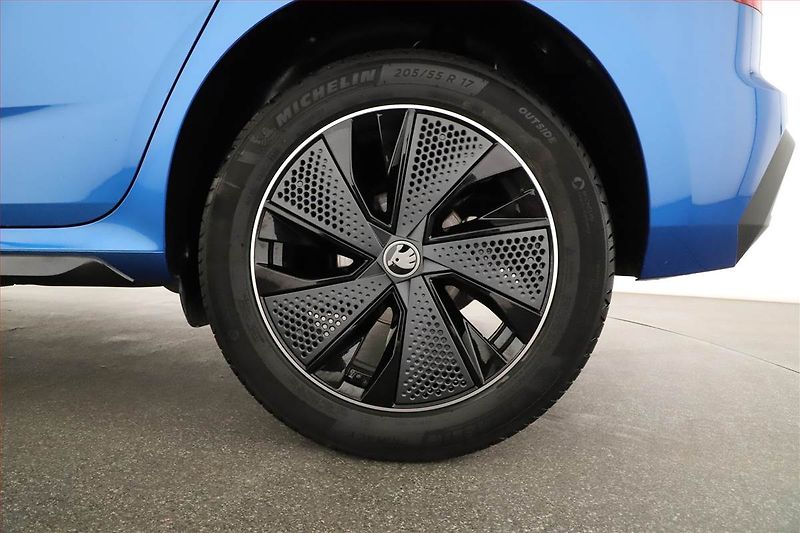 Škoda Kamiq (2026) 1.0 TSI, MONTE CARLO, AUTOMAT - fotka 12 z 21