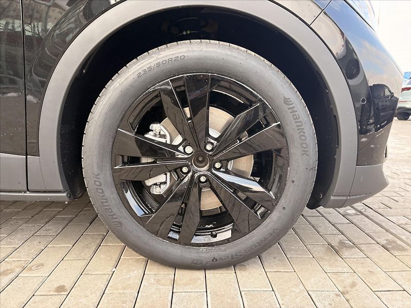 Volkswagen ID.4 (2025) 1,0 210 kW 77kWh  Pro People - fotka 9 z 16