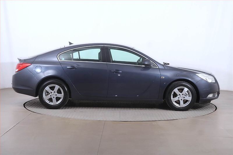 Opel Insignia (2009) 2.0 CDTI, Navi, Tempomat - fotka 6 z 19