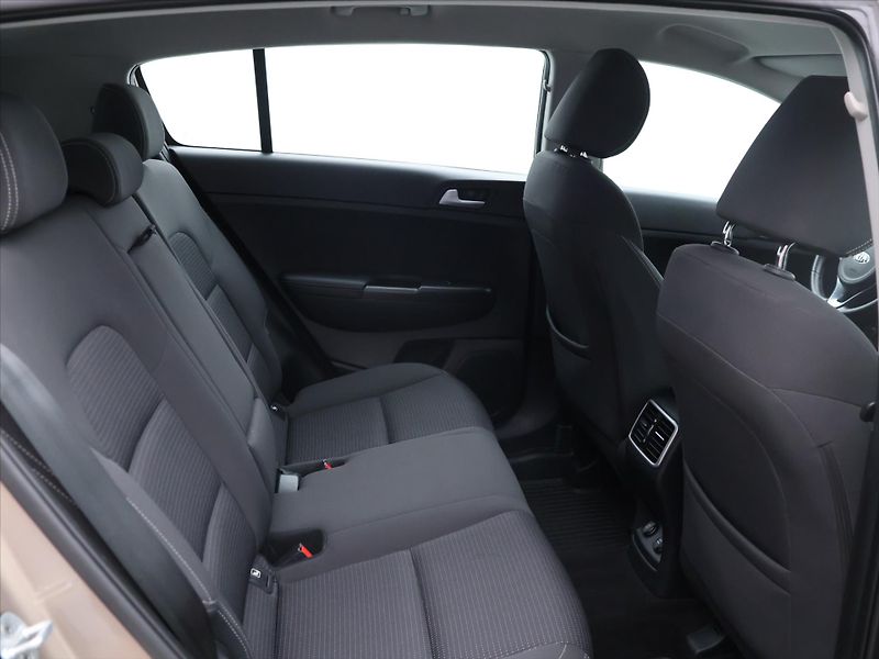 Kia Sportage 1,7 CRDI 85kW Comfort CZ - fotka 13 z 33