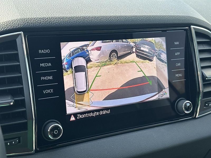 Škoda Karoq (2023) 1.5 TSI DSG Style + - fotka 12 z 33