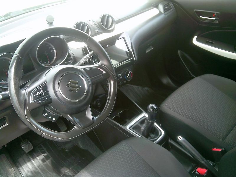 Suzuki Swift (2017) 1.2i KOUPENO ČR,1.MAJITEL - fotka 9 z 12