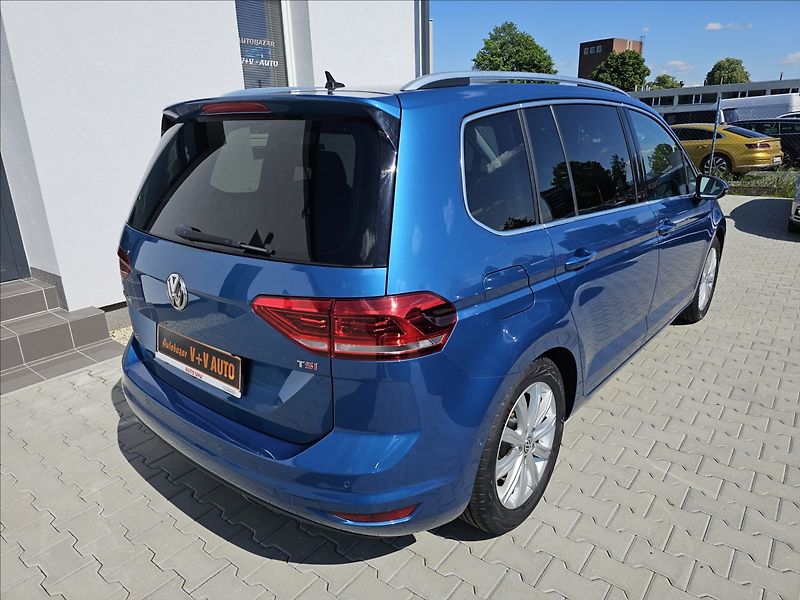 Volkswagen Touran 1,4 TSi 110KW Highline Panoram - fotka 6 z 52