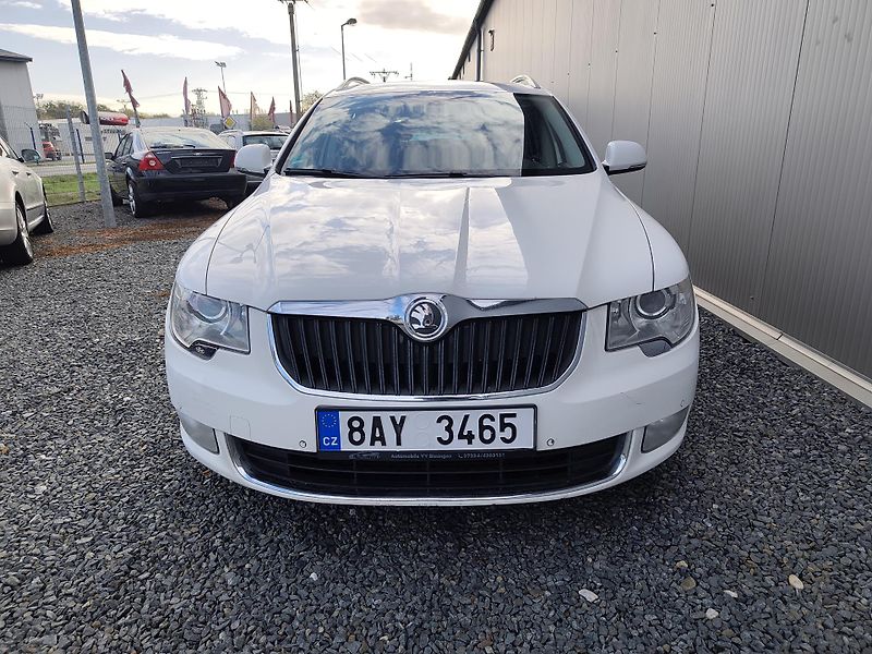 Škoda Superb - fotka 9 z 18