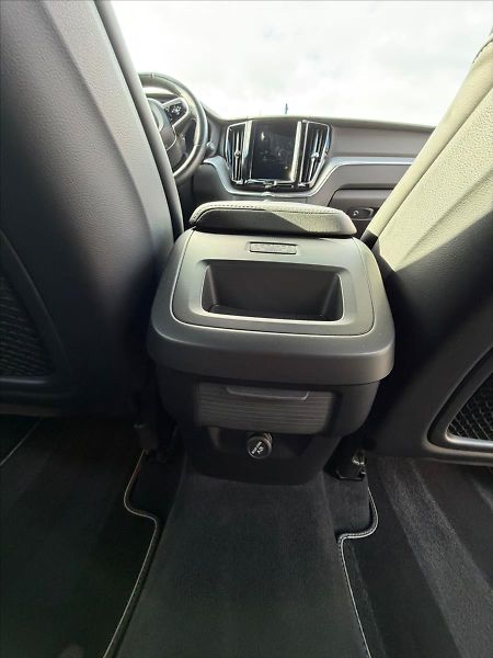 Volvo XC60 2,0 - fotka 46 z 62