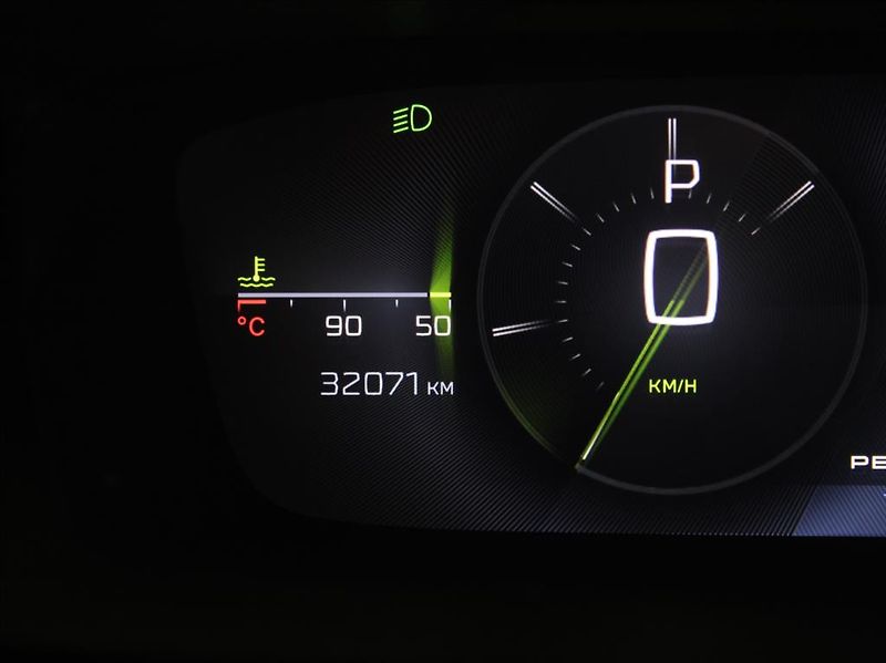 Peugeot 408 1,2 Hybrid 145k. GT-line 32tkm - fotka 24 z 24