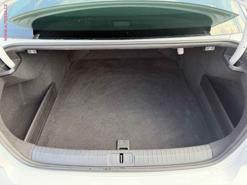 Volkswagen Passat (2019) 1.5 TSi, ČR, AC, tempo, park - fotka 7 z 18