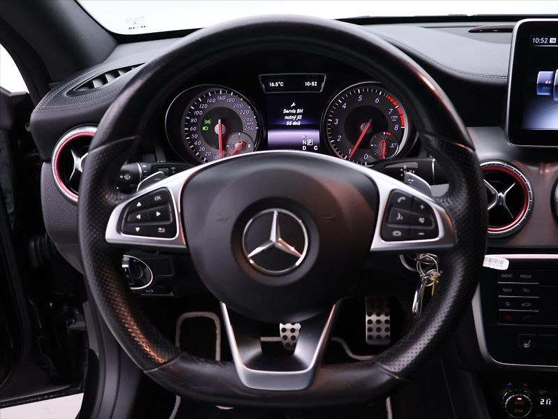 Mercedes-Benz CLA 2,0 250 160kW 4M AMG Sport SB - fotka 18 z 39