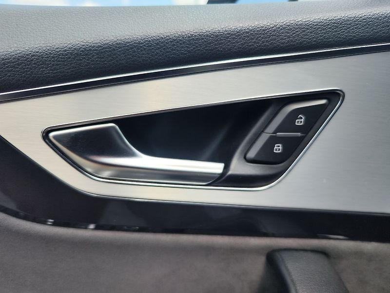 Audi Q7 3.0 TDI/200kW S-Line ČR Quattr - fotka 39 z 41