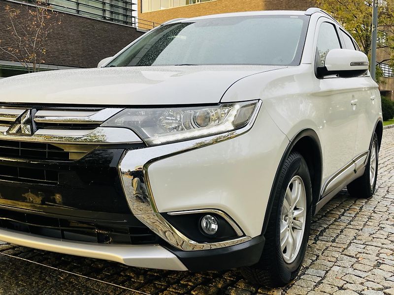 Mitsubishi Outlander 2.0i MANUÁL 1.MAJITEL SERVISKA - fotka 42 z 43