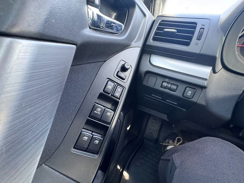 Subaru Forester (2013) 4X4 2,0D 108 KW TAŽNÉ 2.MAJ - fotka 25 z 50
