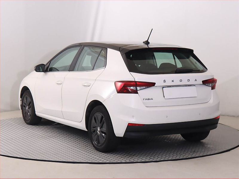 Škoda Fabia (2023) Ambition Plus 1.0 TSI, Automat - fotka 4 z 21