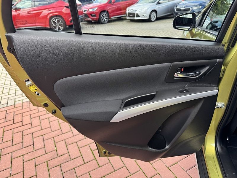 Suzuki SX4 S-Cross (2015) 1.6 VVTi Limited Navi Kamera - fotka 24 z 50