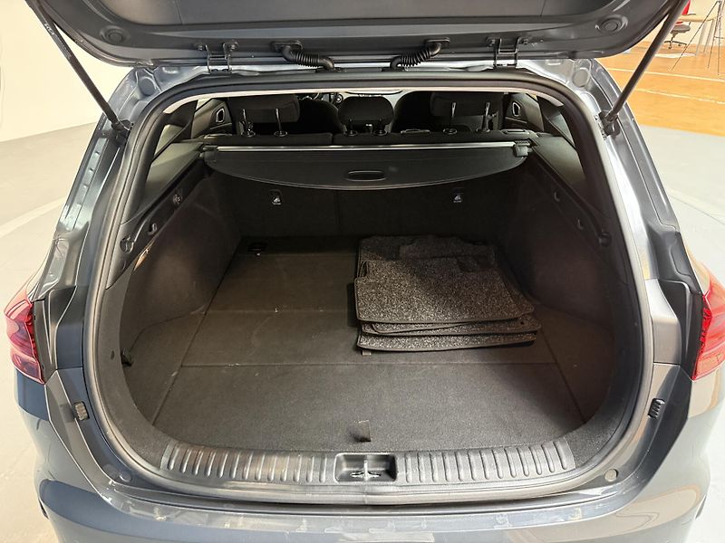 Kia Ceed 1.5 T-GDI 118kW Top SW - fotka 12 z 13