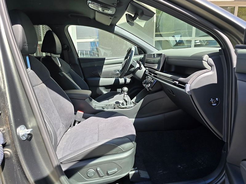 Hyundai Tucson (2026) 1.6 T-GDi MT 20 YEARS PREMIUM - fotka 23 z 29