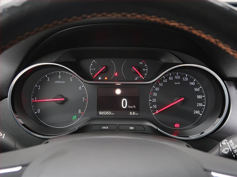 Opel Crossland X (2021) 1.2 Turbo, ČR,1.maj, Kůže - fotka 11 z 22