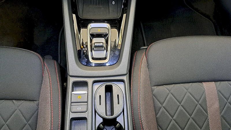 Škoda Octavia (2024) 2.0 TSI RS 195 kW A7F - fotka 20 z 23