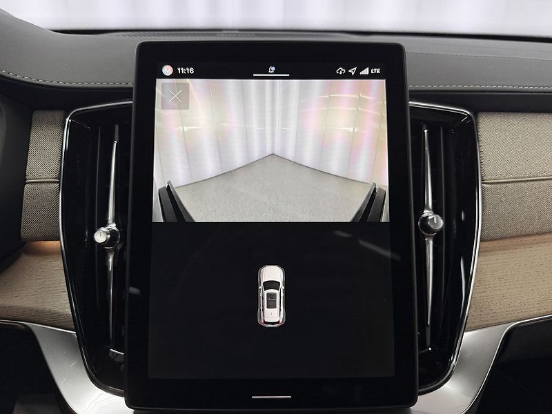 Volvo XC90 B5 AWD PLUS DARK, PANORAMA, H& - fotka 16 z 33