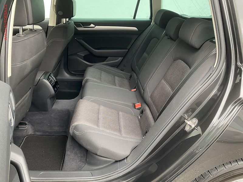 Volkswagen Passat (2018) 2.0TDi, DSG, navi, kamera - fotka 10 z 18