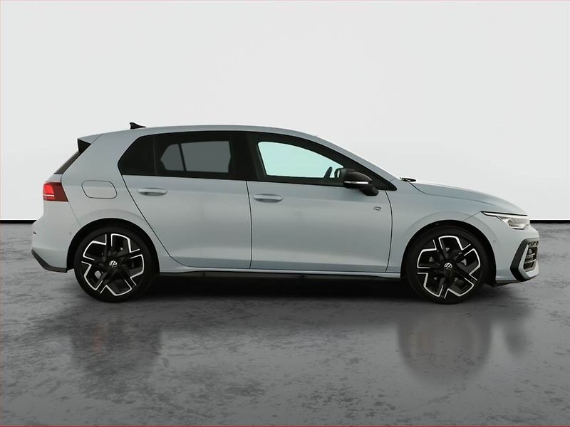 Volkswagen Golf (2024) R-Line 1.5 TSI - fotka 6 z 22