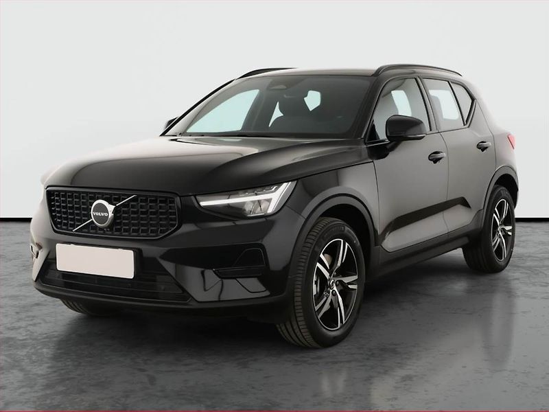 Volvo XC40 (2026) B3 - fotka 2 z 23