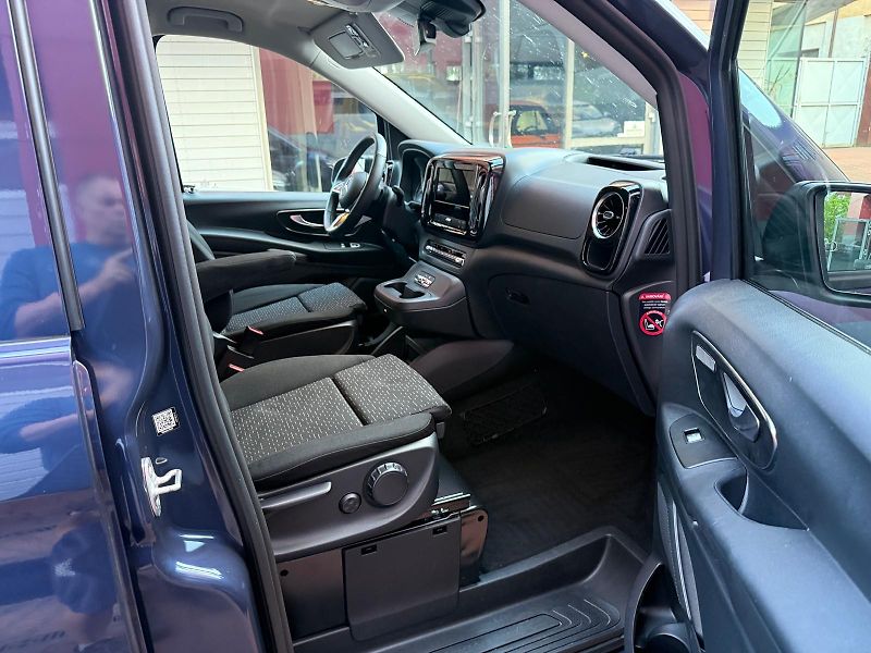 Mercedes-Benz Vito (2025) 119 Tourer L Select 4x4  - fotka 8 z 12