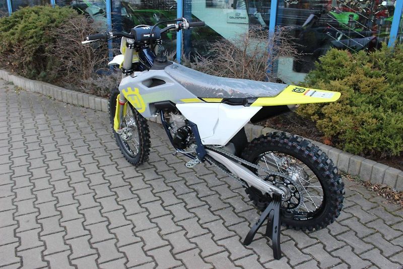 Husqvarna FC 350 (2024) 2024 NYNÍ AKCE SKLADEM - fotka 5 z 7