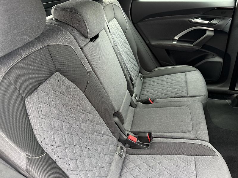 Audi Q5 (2026) TDI 150kW 4X4 S-LINE R20 3D!!! - fotka 32 z 61