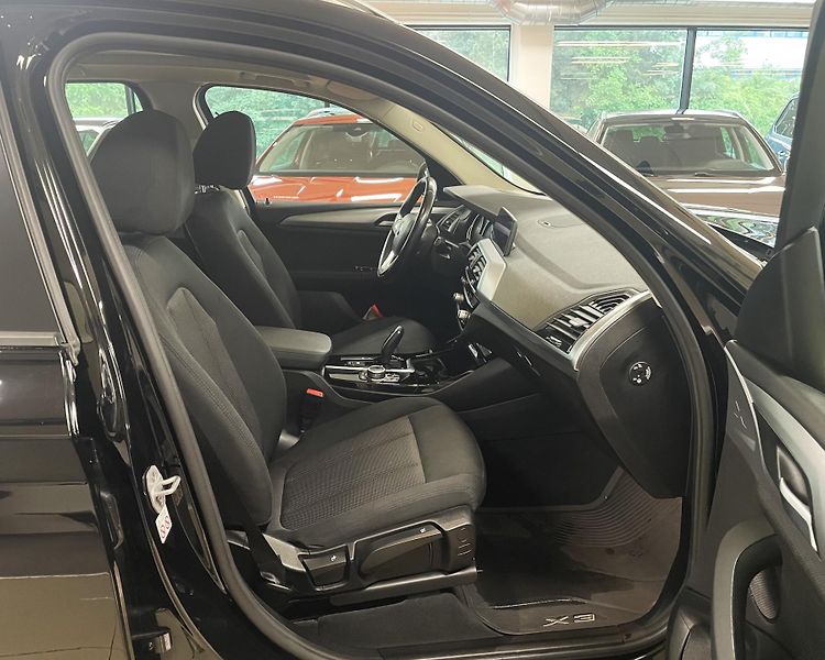 BMW X3 20d xDrive 140kW, ČR - fotka 12 z 30