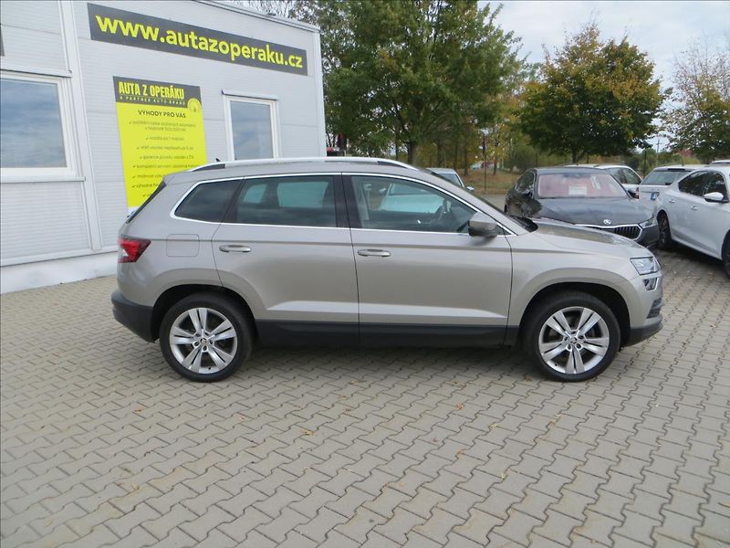Škoda Karoq 1,5 TSI Style 110kW DSG WEBAST - fotka 12 z 33