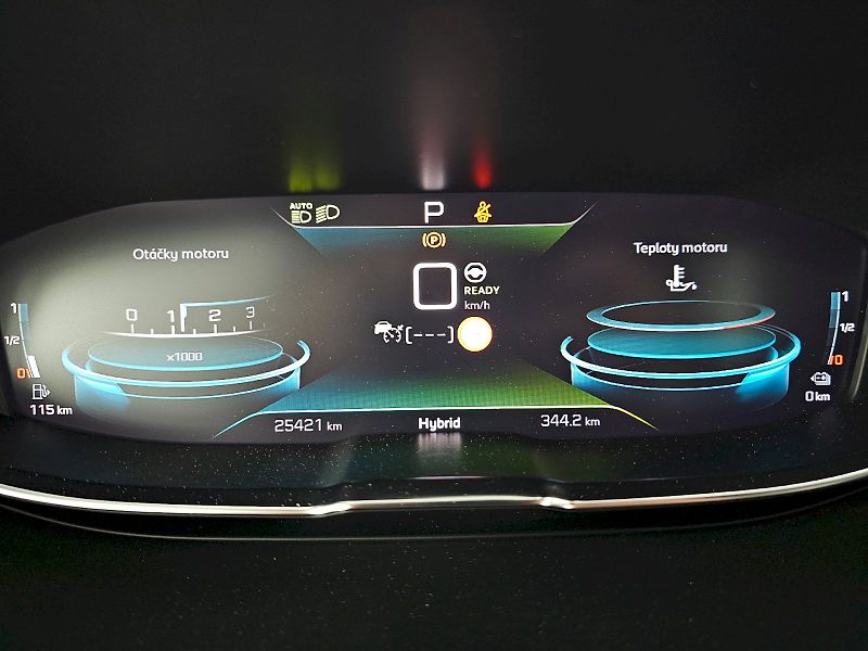 Peugeot 3008 (2021) 1.6 PHEV 300k 4x4 GT Pack - fotka 19 z 28