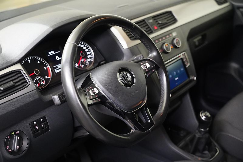 Volkswagen Caddy - fotka 14 z 23