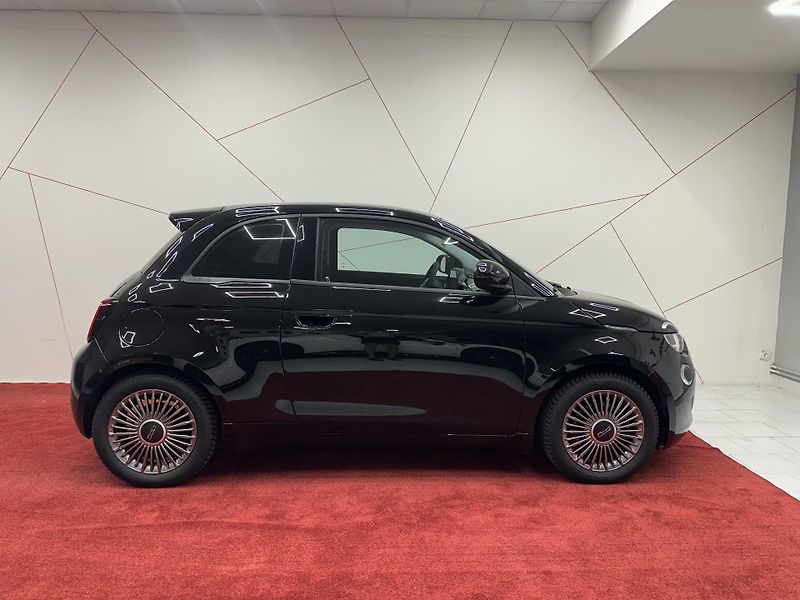 Fiat 500e (2022) 42kwh*KAMERA*10”UCONNECT*TOP - fotka 5 z 16