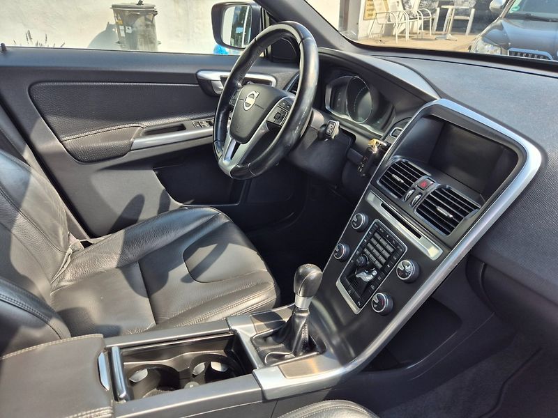 Volvo XC60 (2013) 2.0 D4 Rozvody,TOP STAV - fotka 17 z 24